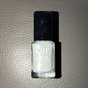 Kur Illuminating Nail Concealer by Londontown